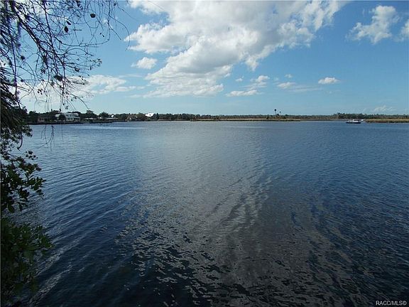 2nd image of 1162 N Circle Dr