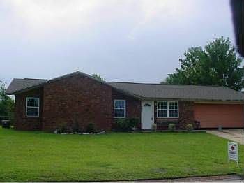 1st image of 28 Royal Pine Dr