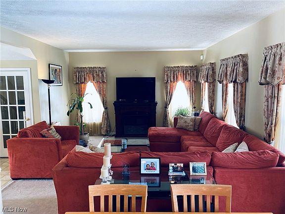 4th image of 1917 Parkgate Ave