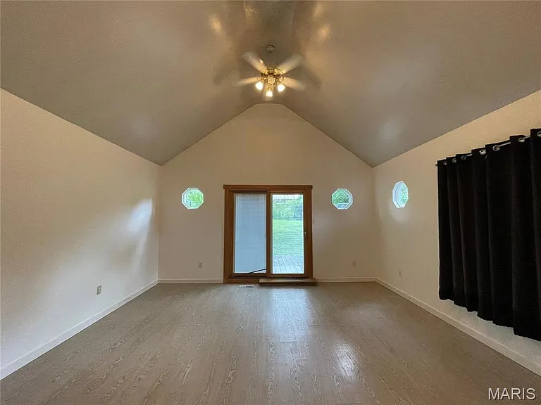 10745 Saint Xavier Ln — Photo 27