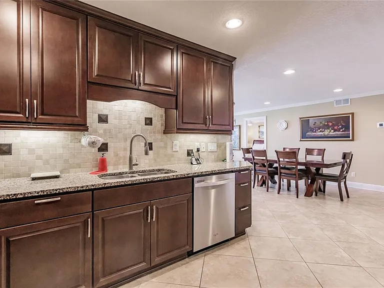 1055 W Peppertree Dr #606AA — Photo 7