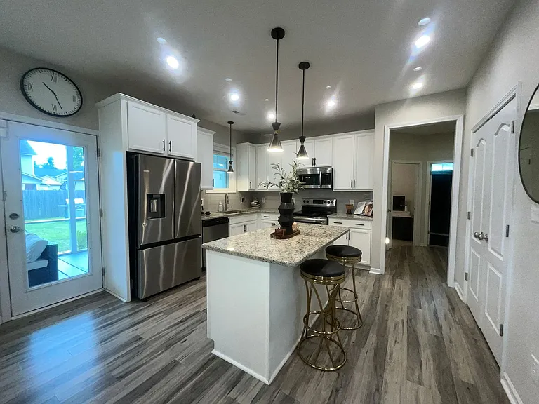 134 Chatfield Dr — Photo 5