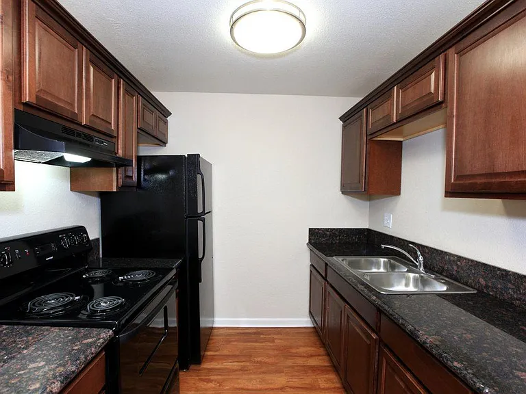Mapleview Apt. Homes — Photo 27