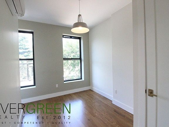 5th image of 471 Putnam Ave #3B