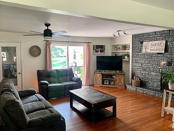3rd image of 1403 Park Ave