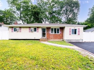 381 Fir Grove Rd, Lake Ronkonkoma, NY 11779