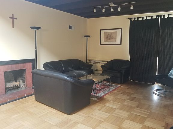 2nd image of 415 Westmoor Ave #1