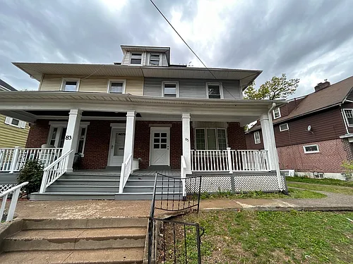 85 Oak Ln Photo 1