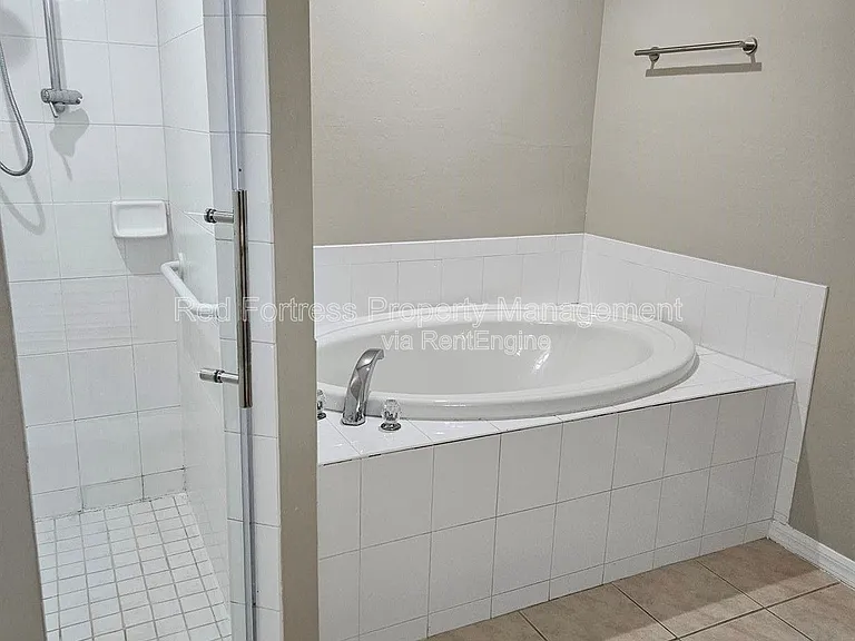 1138 NW 15th Ter — Photo 11