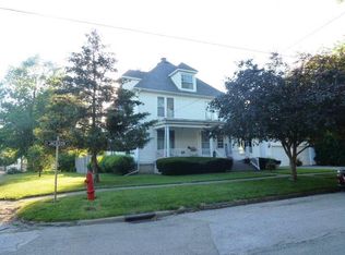 803 N Jackson St, Clinton, IL 61727