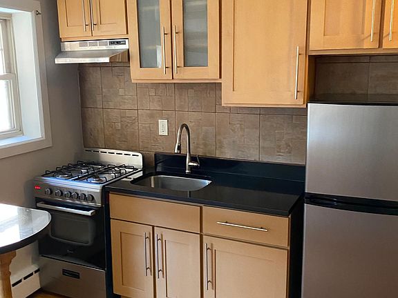 2nd image of 19 Duncan Ave #2FF