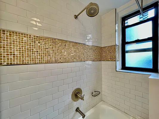 Rented by R New York | media 30