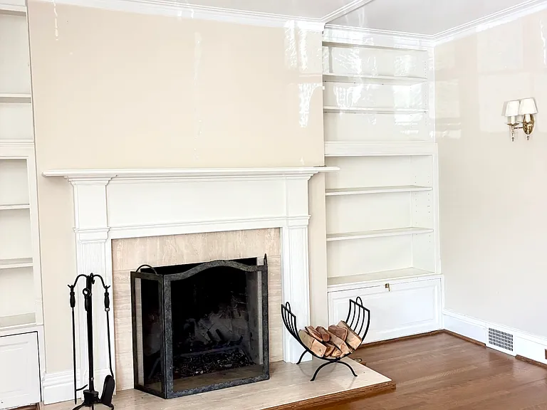 613 Saint James St #613 — Photo 4