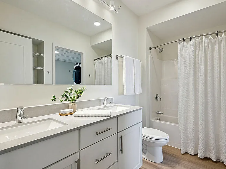 Plan B13 Bathroom