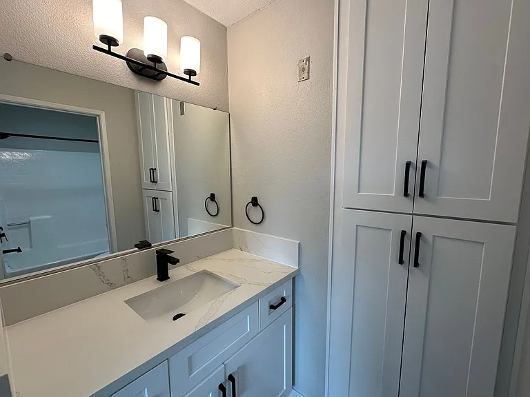 1400 Venice Blvd.- Modern Living in the Heart of Venice Renovated 2 Bedroom Units — Photo 43