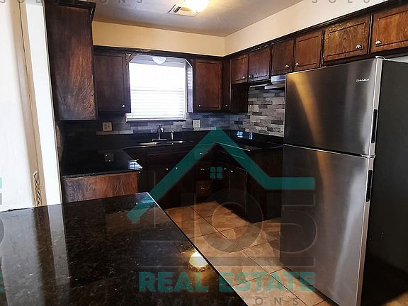 3rd image of 736 Claremont Dr