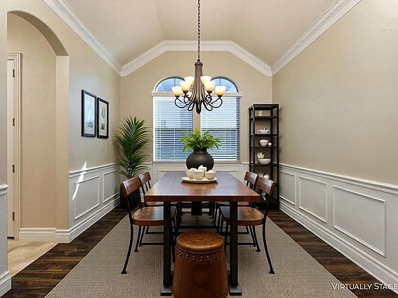 5th image of 1917 Sterling Trace Dr