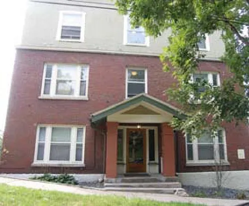 218 John St NE Photo 1