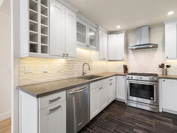 3rd image of 288 W Agatam Ave