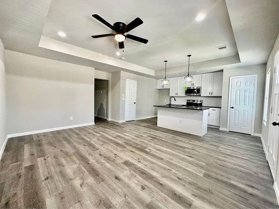3 bed, 2.0 bath, 1300 sqft, $1,850 — Photo 4