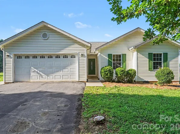 105 3rd Ave NW, Hildebran, NC 28637