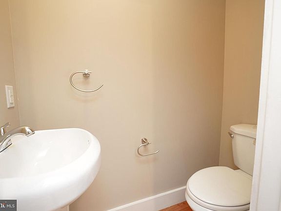 5th image of 2568 E Westmoreland St