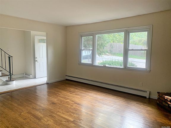 5th image of 47 Potter Ln
