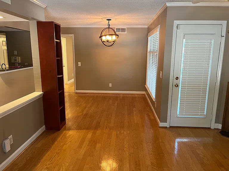 1211 Westview Ln #203 — Photo 2