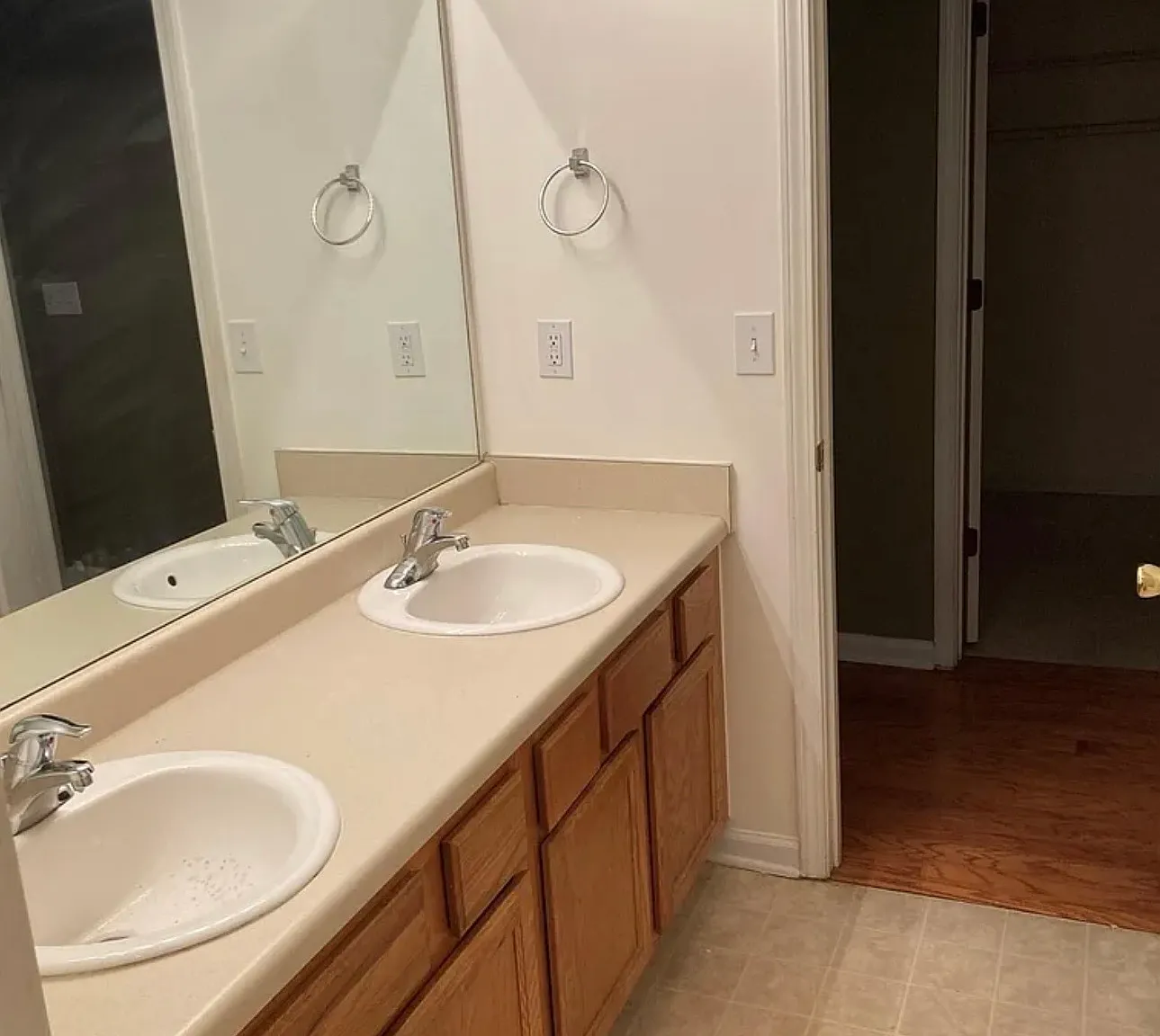 3 bed, 1640 sqft, $2,350 — Photo 2