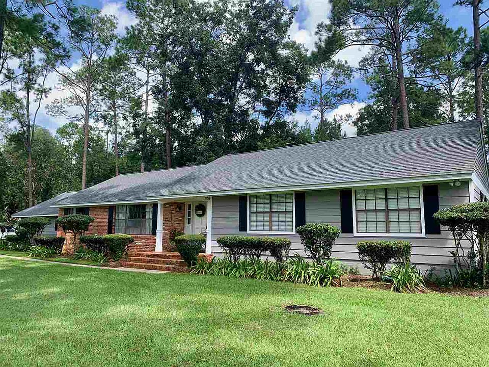 1st image of 206 Country Club Dr