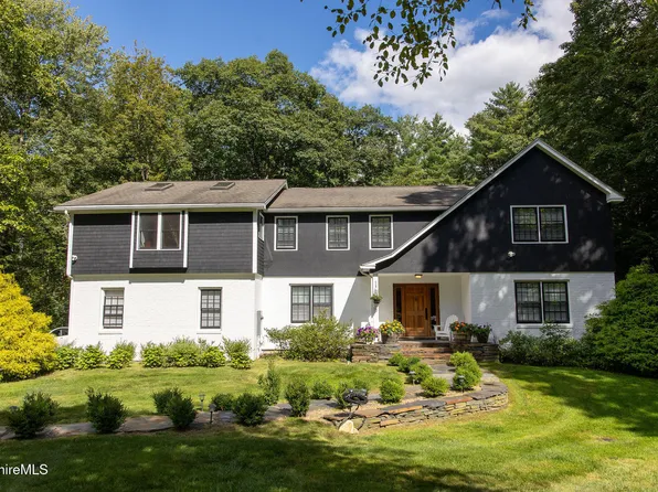 54 Dunmore Ct, Lenox, MA 01240