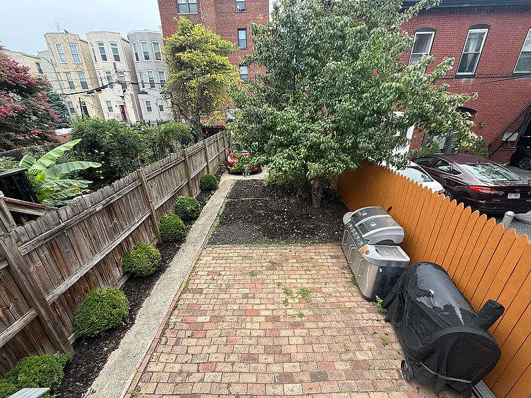 1318 Girard St NW — Photo 16