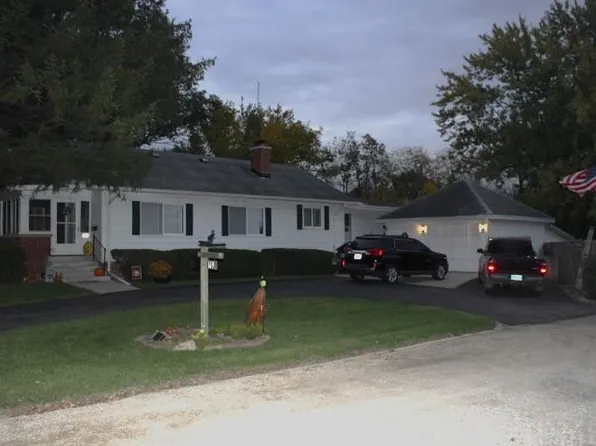 619 E State St, Albany, IN 47320