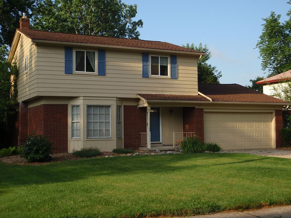 1st image of 20201 Alhambra St