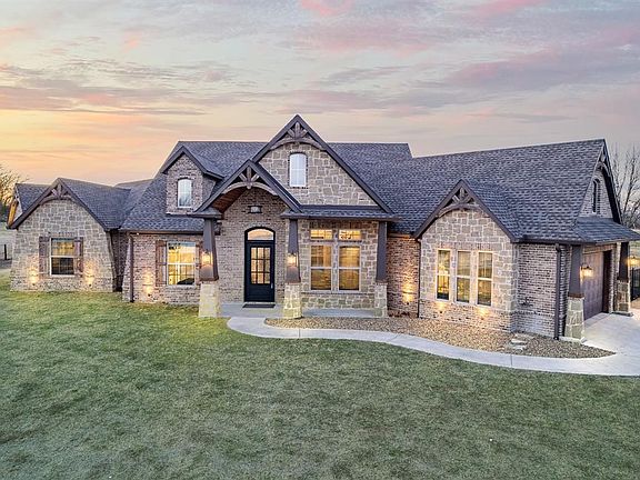 2nd image of 14162 Sherwood Ln
