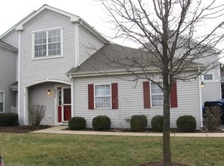 371 Cascade Ln #371, Oswego, IL 60543