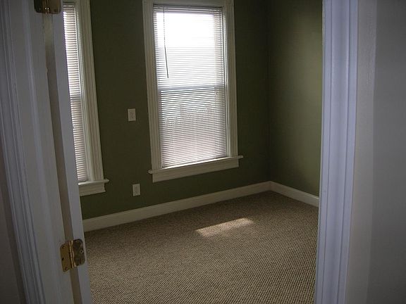 4th image of 412 Tremont St