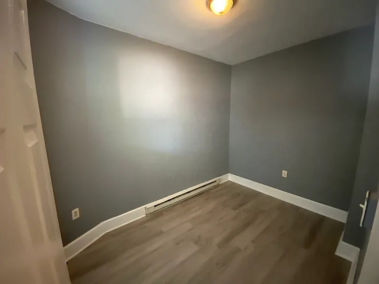 811 W Main St #6 — Photo 1