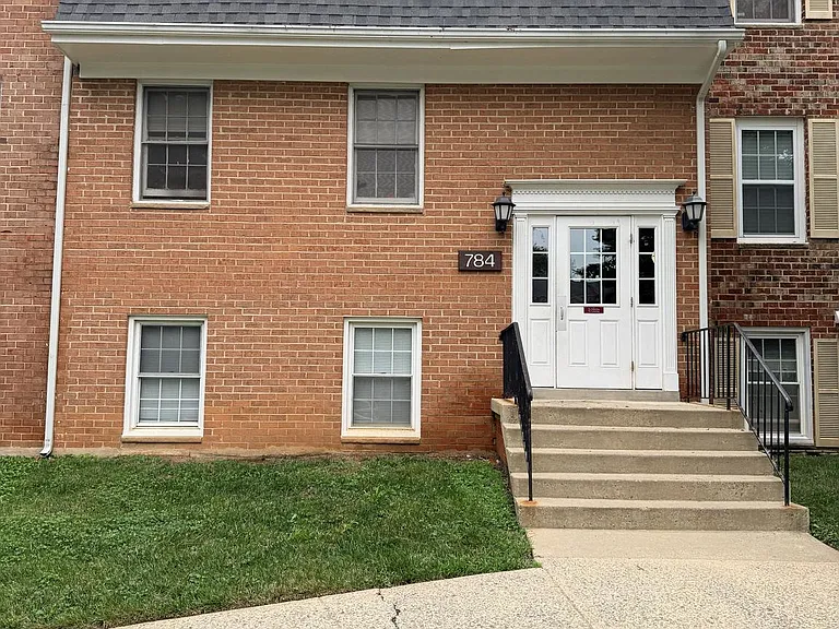 784 Quince Orchard Blvd #P2 — Photo 2