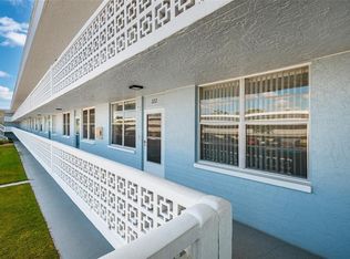 4715 Bay St NE APT 222, Saint Petersburg, FL 33703