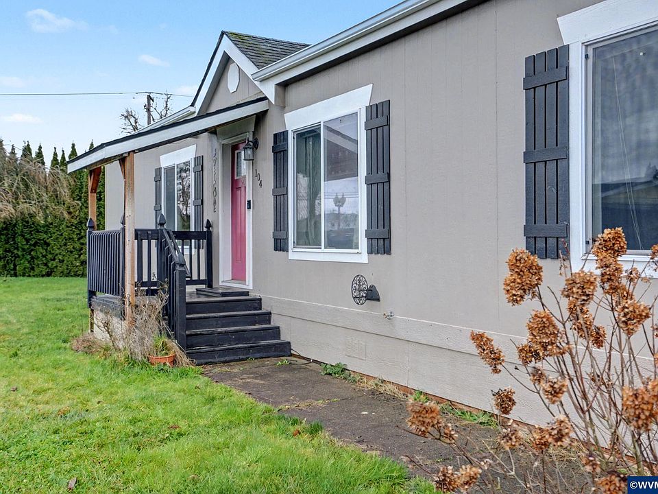 1st image of 104 Essex Dr SE #52