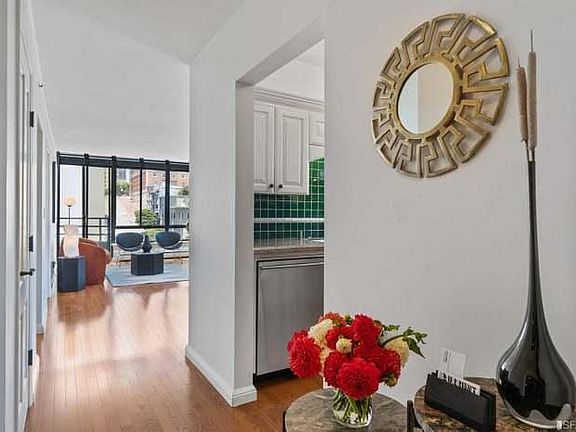 2nd image of 900 Bush St APT 820