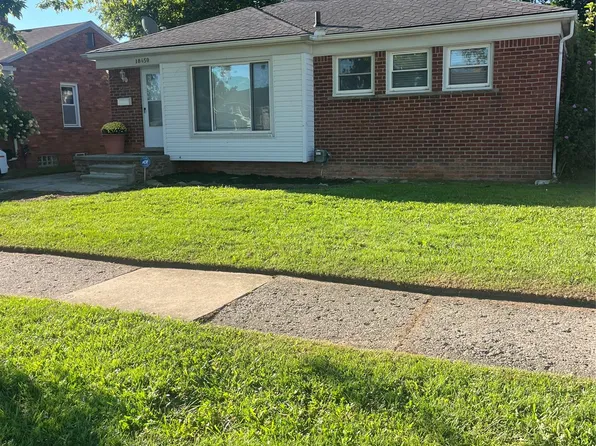 18450 Buckhannon St, Roseville, MI 48066