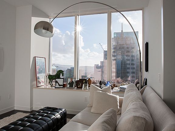 5th image of 301 Mission St APT 30F