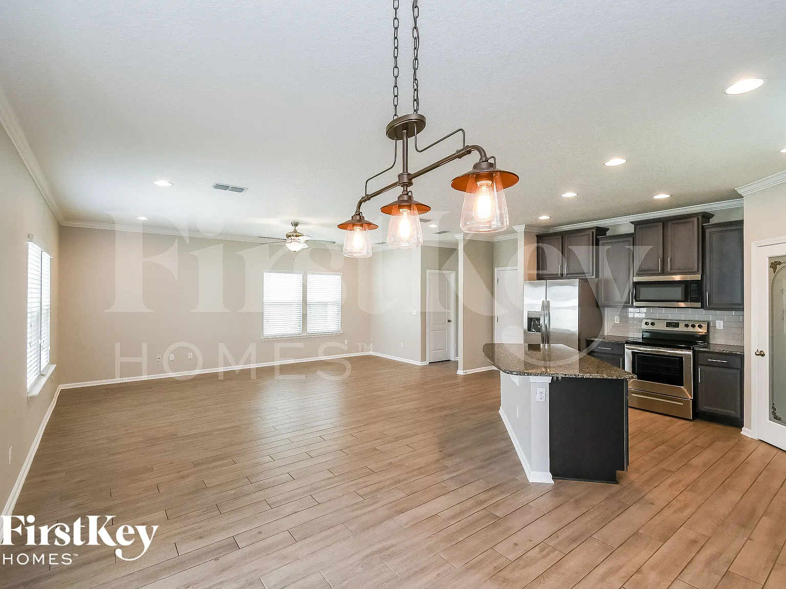 3 bed, 2.5 bath, 2250 sqft, $2,570 — Photo 4