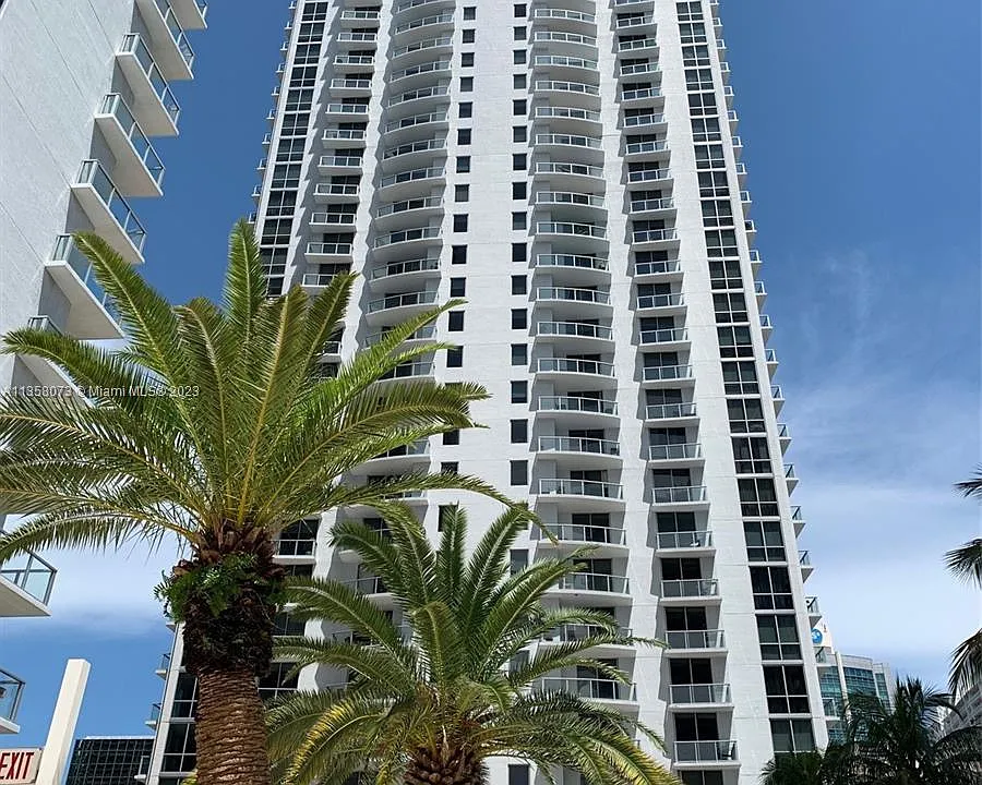 1050 Brickell Ave #514