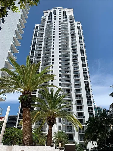 1060 Brickell Ave #1307 Photo 1