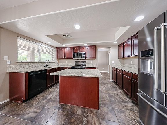 3rd image of 15638 W Redfield Rd