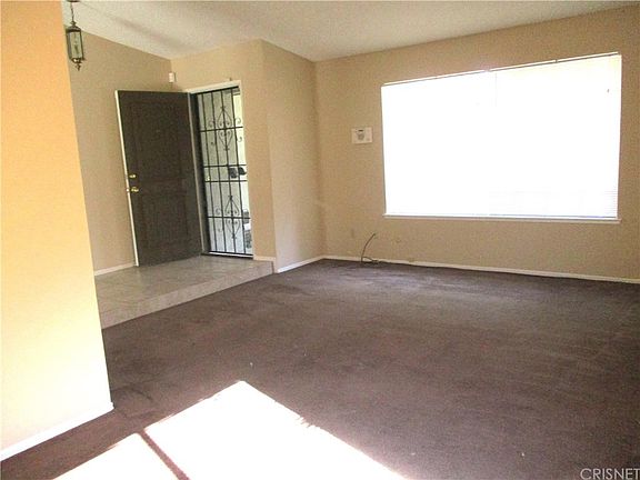 4th image of 320 E Avenue J7