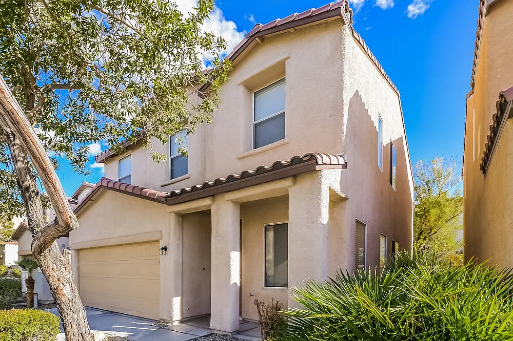 4 bed, 2.5 bath, 1725 sqft, $2,405 — Photo 4